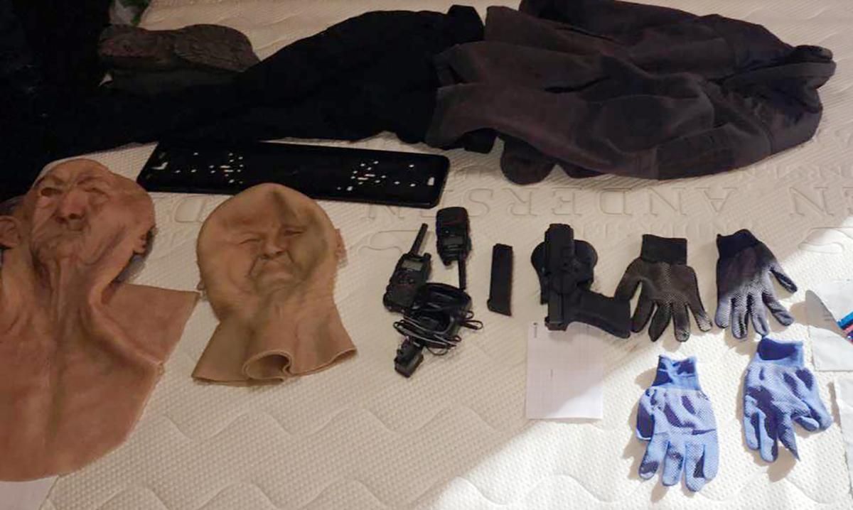 Затримали лідера бандитів, що грабували ювелірні магазини у 2016-2018 роках: деталі спецоперації Затримали лідера бандитів, що грабували ювелірні магазини у 2016-2018 роках: деталі спецоперації