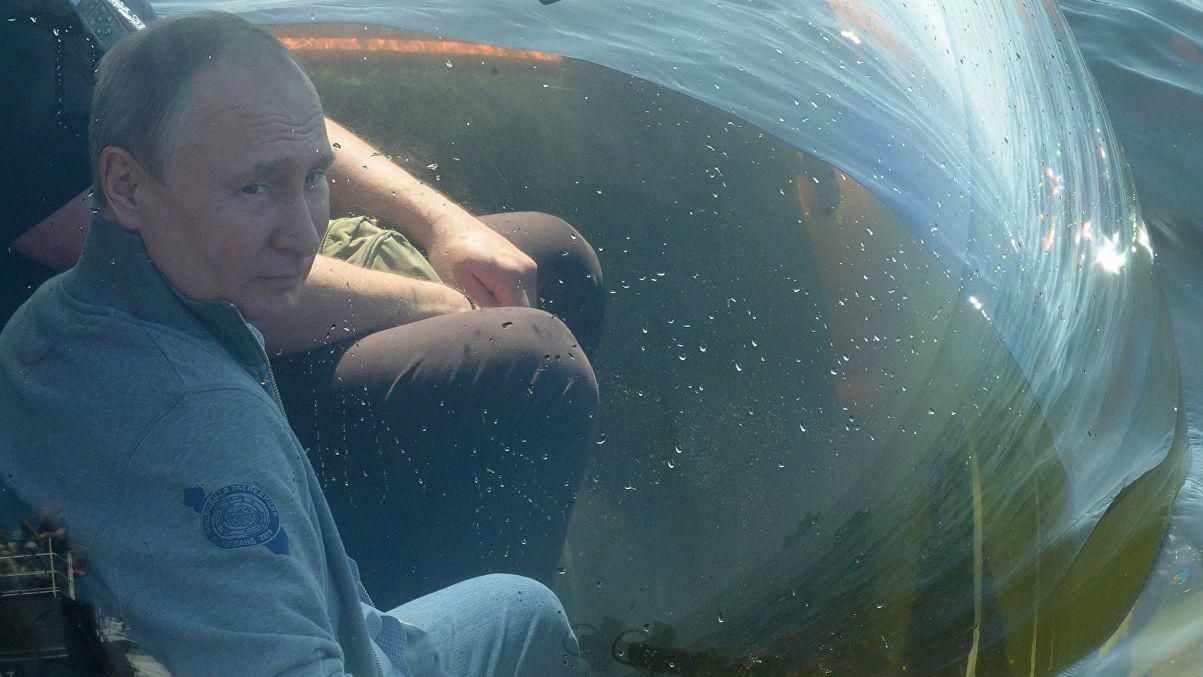 Путин снова пошел на дно: видео, фото Путин снова пошел на дно: видео, фото