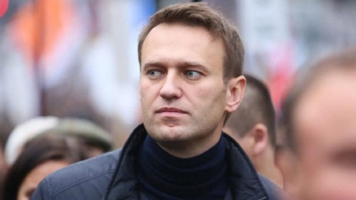 Російського опозиціонера Навального з-за ґрат забрала "швидка": що з ним