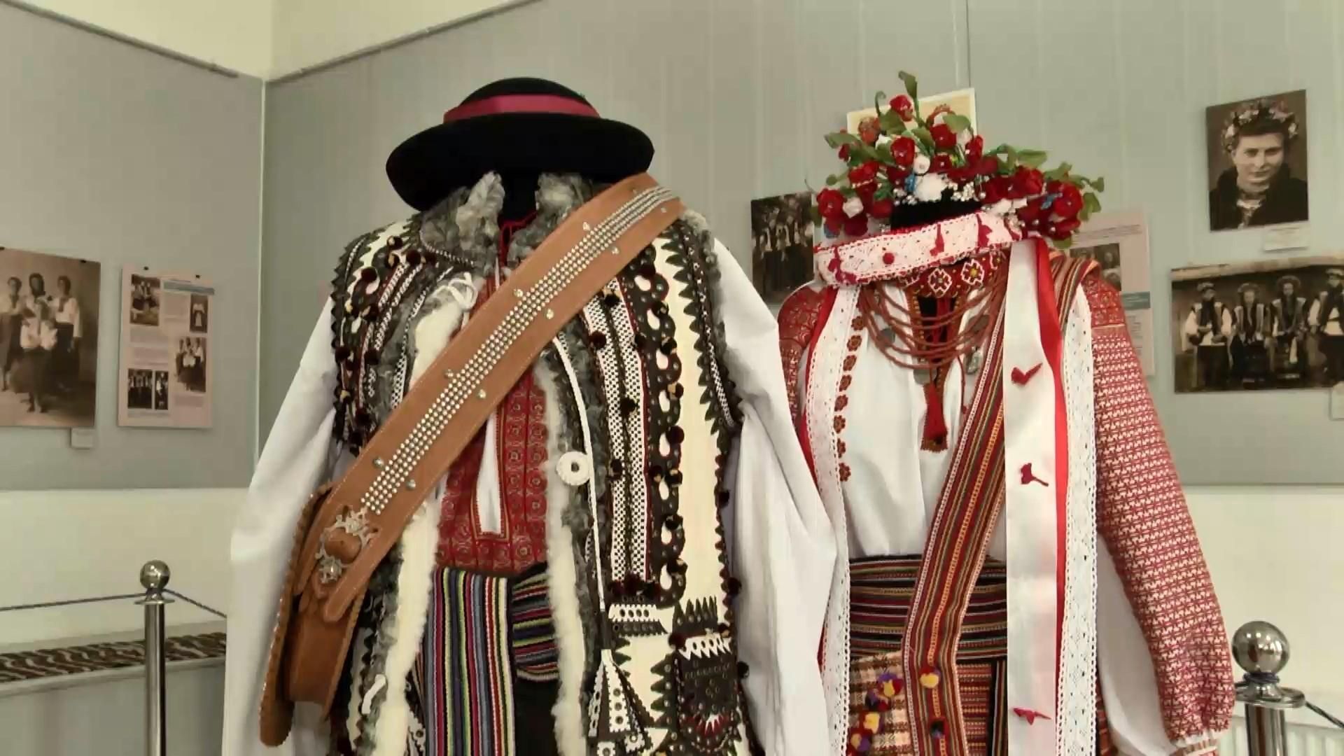 Що носили 100 років тому: у Львові відкрилася виставка рідкісних гуцульських вбрань