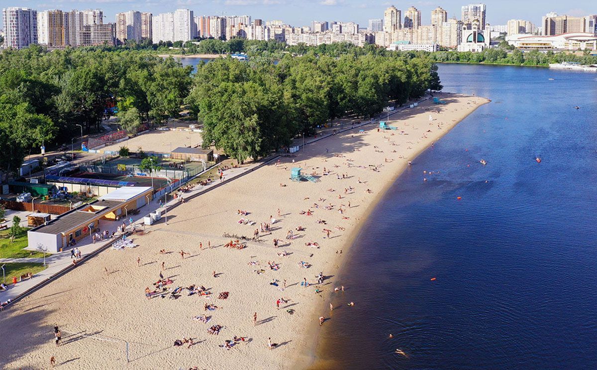 На пляжах Києва знайшли кишкову паличку: де не варто купатися