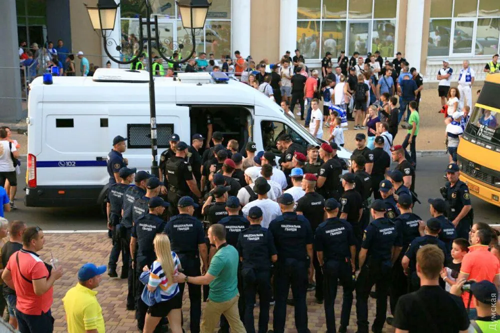 Одеса Суперкубок футбол поліція затримання вболівальники Одеса Суперкубок футбол поліція затримання вболівальники