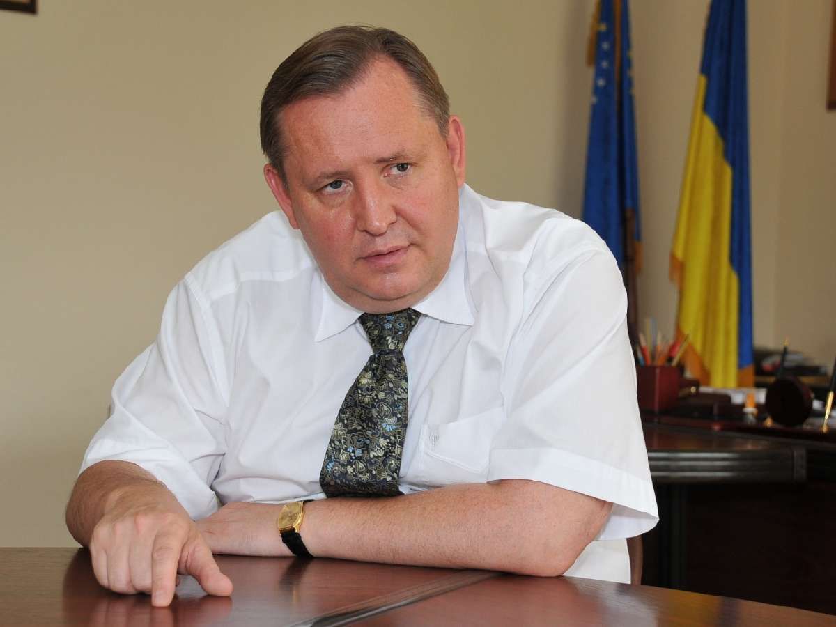 Кадровий скандал на Луганщині: Пристюк хоче посадити свою подругу на фінансові потоки в ОДА