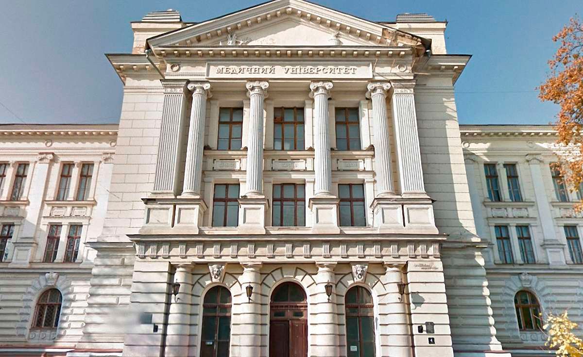 Через захоплення Одеського національного медуніверситету випускники отримали "липові" дипломи Через захоплення Одеського національного медуніверситету випускники отримали "липові" дипломи