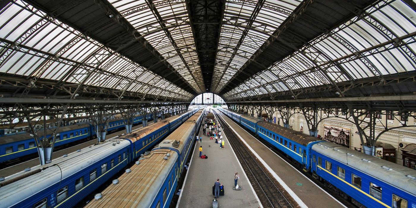 Які основні проблеми існують в "Укрзалізниці" та чи є шляхи їх подолання Які основні проблеми існують в "Укрзалізниці" та чи є шляхи їх подолання