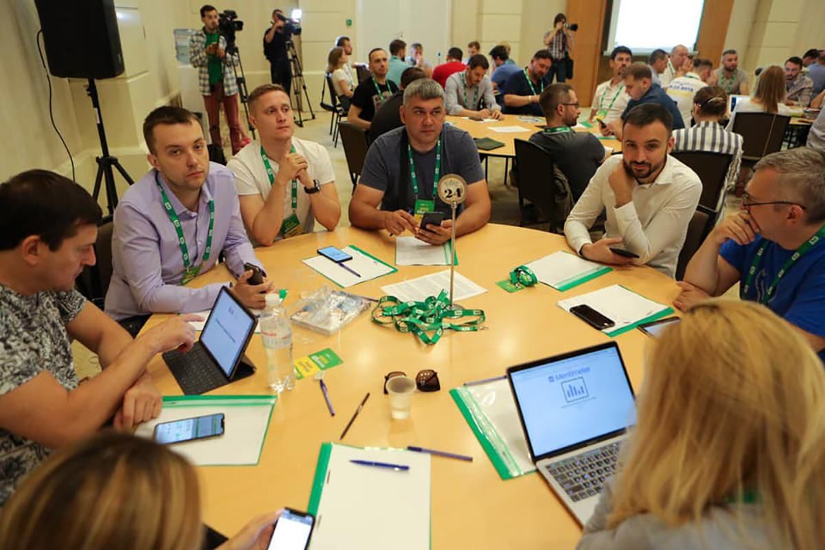 "Слуги народу" у Трускавці: чого навчатимуть майбутніх нардепів – повна програма "Слуги народу" у Трускавці: чого навчатимуть майбутніх нардепів – повна програма