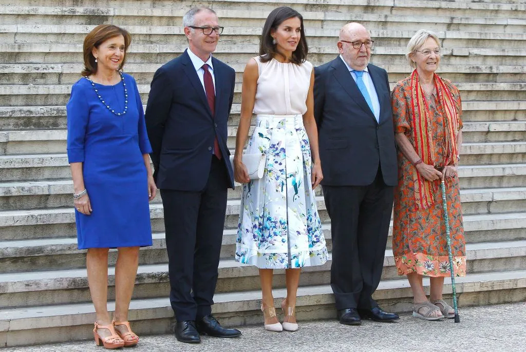 Королева Іспанії обрала ніжний літній образ 