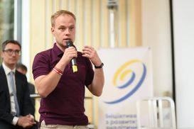 Про завдання "Голосу" в Раді, сім'ю та спілкування з Вакарчуком: відверте інтерв'ю з Юрчишиним