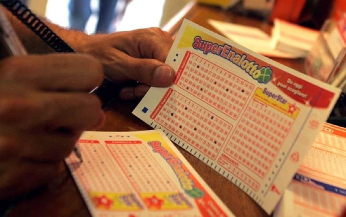 Джекпот лотереї в Італії досяг 199,4 мільйона євро: українці беруть участь в розіграші Джекпот лотереї в Італії досяг 199,4 мільйона євро: українці беруть участь в розіграші