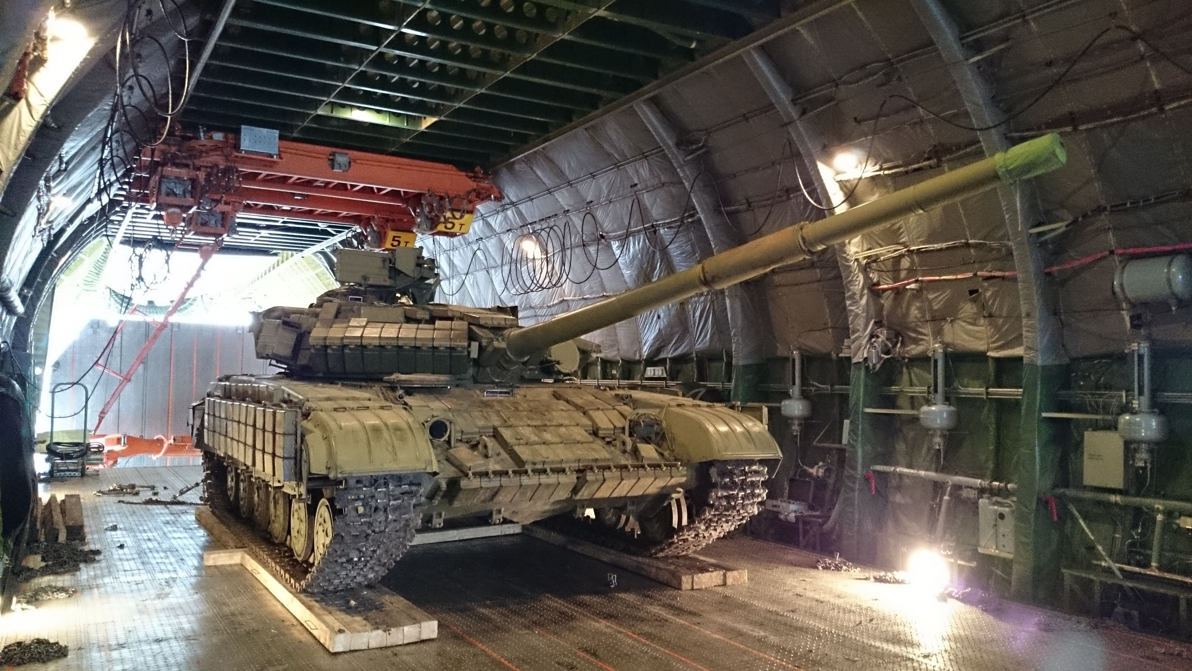 Угорщина, попри санкції, пропустила російську зброю через свій повітряний простір Угорщина, попри санкції, пропустила російську зброю через свій повітряний простір