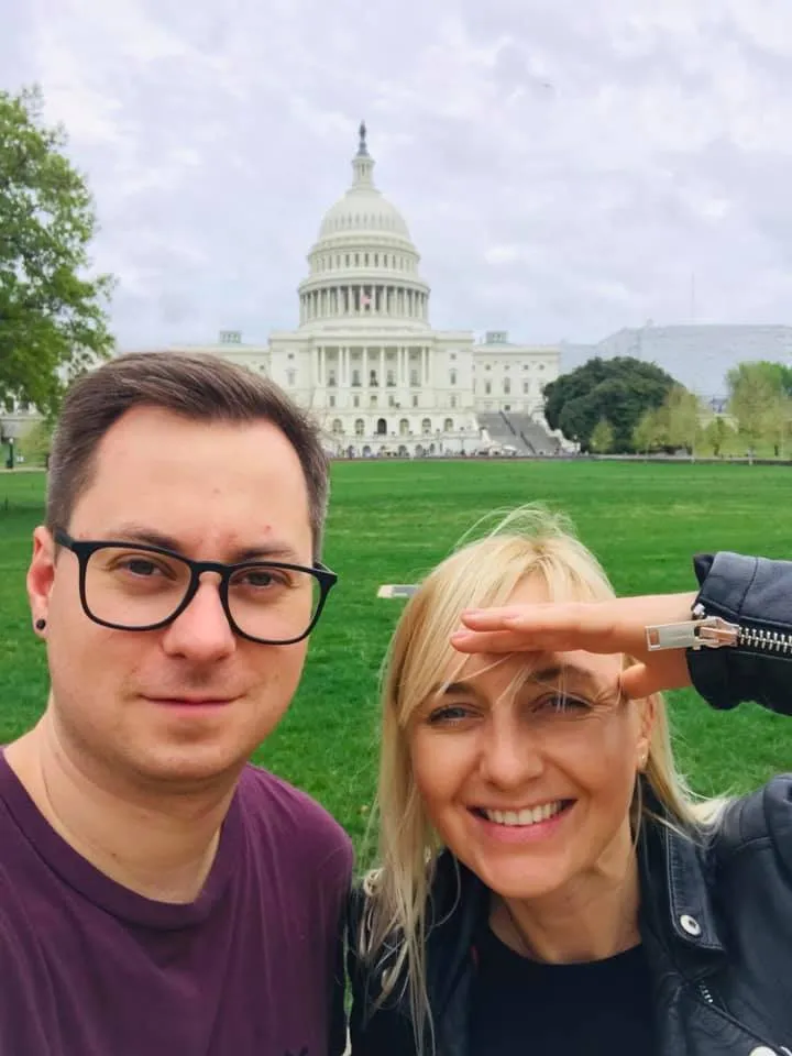 устінова олександра устінова олександра