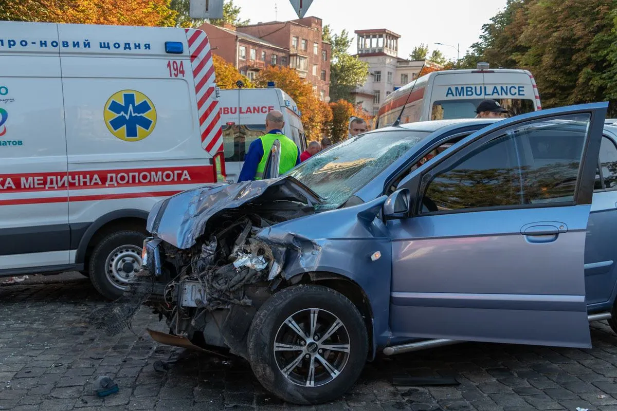 У Дніпрі перевернулась маршрутка