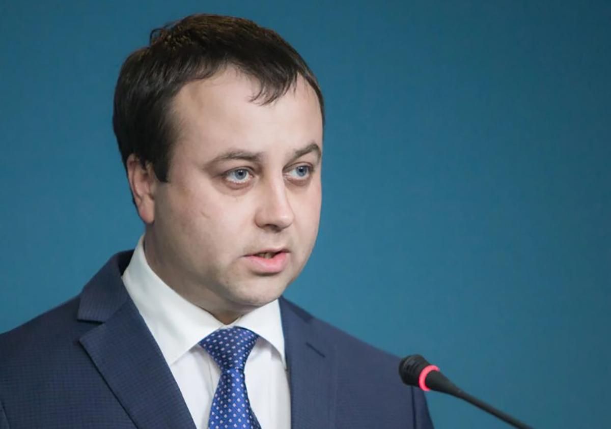 Зеленський призначив Борзова главою ДУС: що треба знати про нього та сім'ю Зеленський призначив Борзова главою ДУС: що треба знати про нього та сім'ю