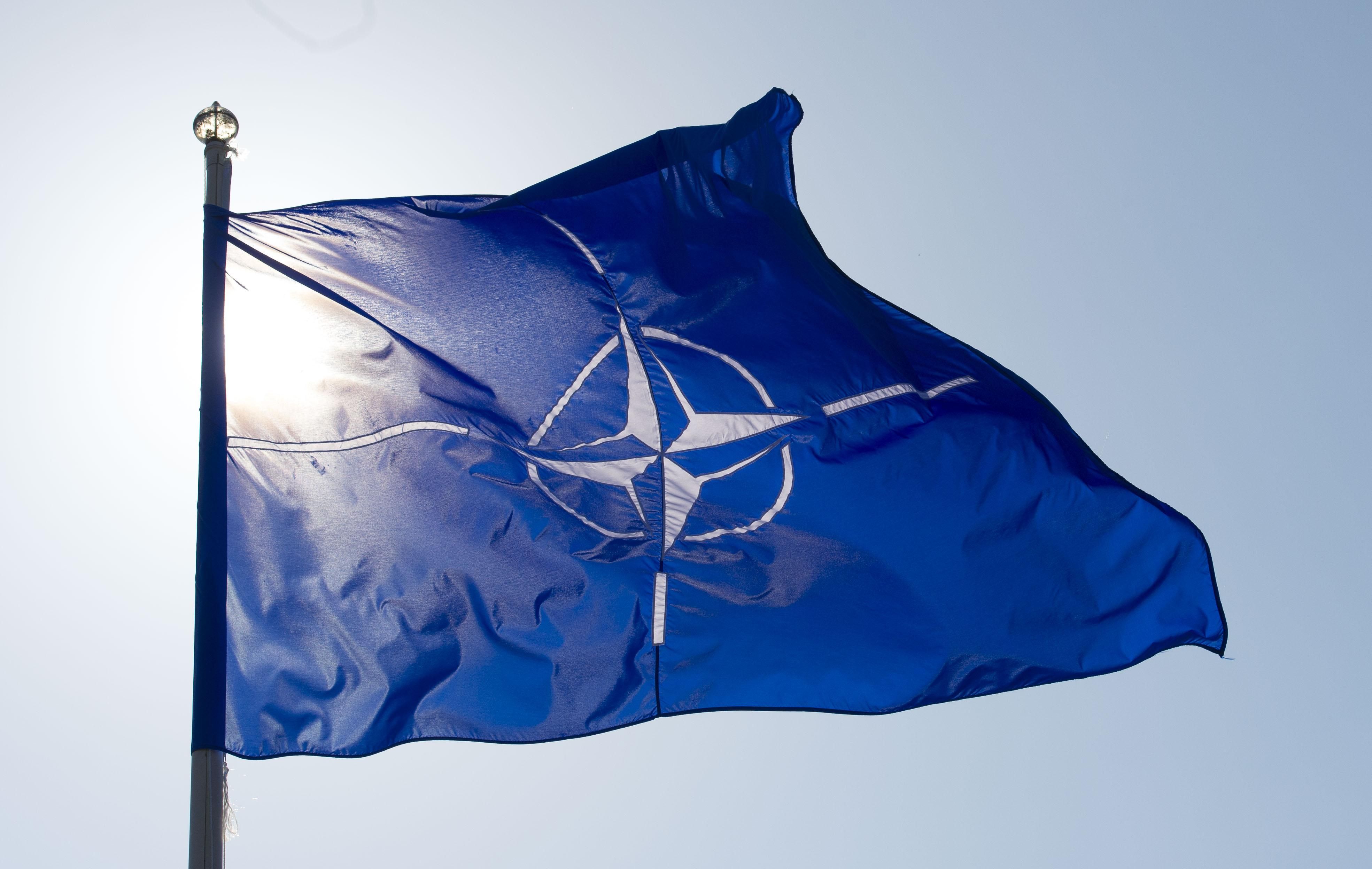 НАТО обвиняет Россию в смерти ракетного договора и обещает реакцию