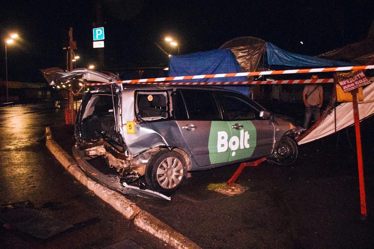 У Києві п'яний нацгвардієць на авто намагався втекти від поліції і влетів у таксі