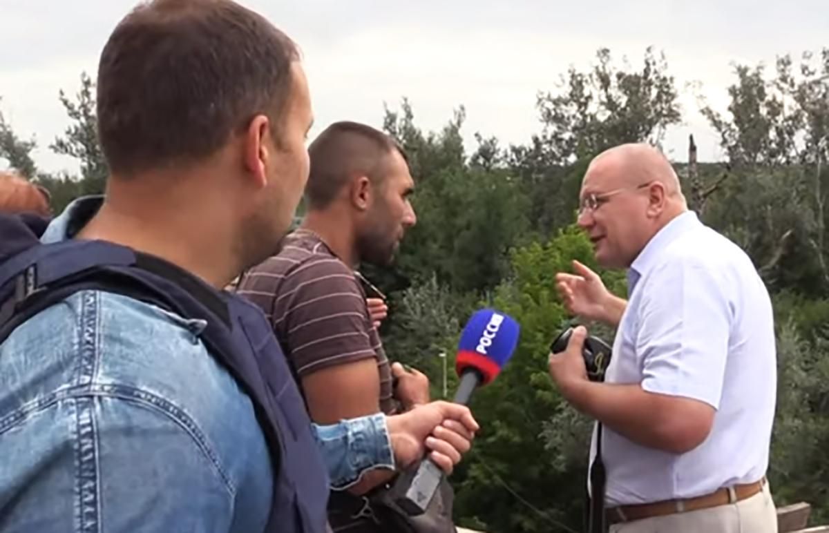Іди звідси, окупант хр*нів: на Донбасі поставили на місце російського пропагандиста 