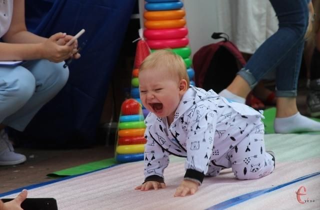 У Хмельницькому влаштували забіг немовлят: забавні фото