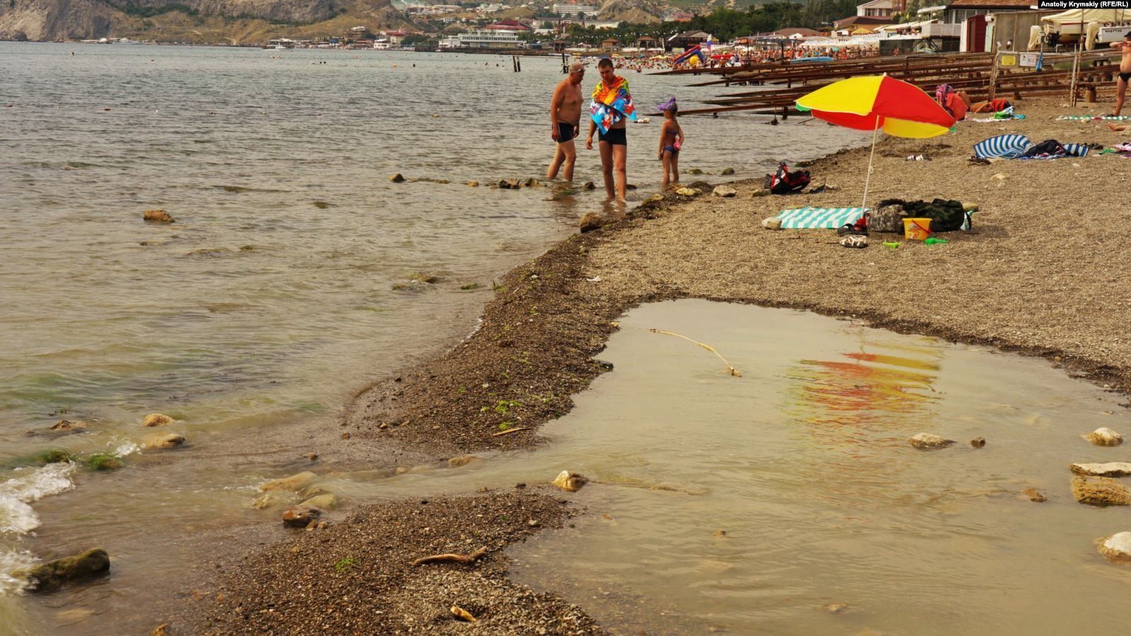 Пляжи оккупированного Крыма тонут в фекалиях: масштаб загрязнения виден из космоса