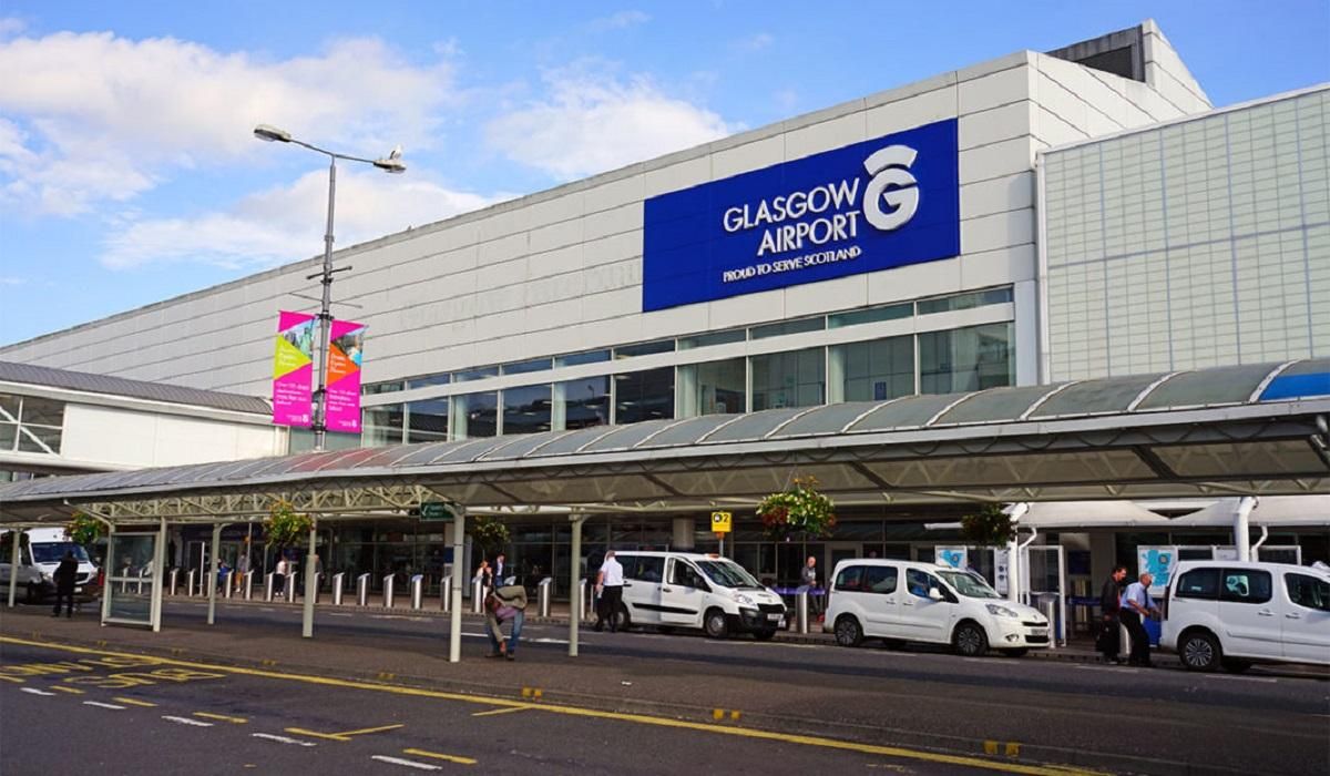 Долетались: в Британии полиция арестовала пьяных пилотов рейсового самолета Долетались: в Британии полиция арестовала пьяных пилотов рейсового самолета