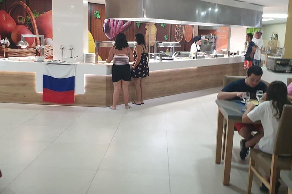 Співали військові російські пісні: на популярному курорті в Іспанії принизили українців Співали військові російські пісні: на популярному курорті в Іспанії принизили українців