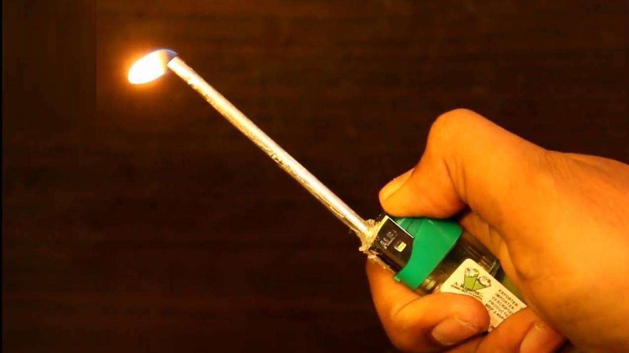 Під Києвом чоловік облив себе бензином та підпалив Під Києвом чоловік облив себе бензином та підпалив