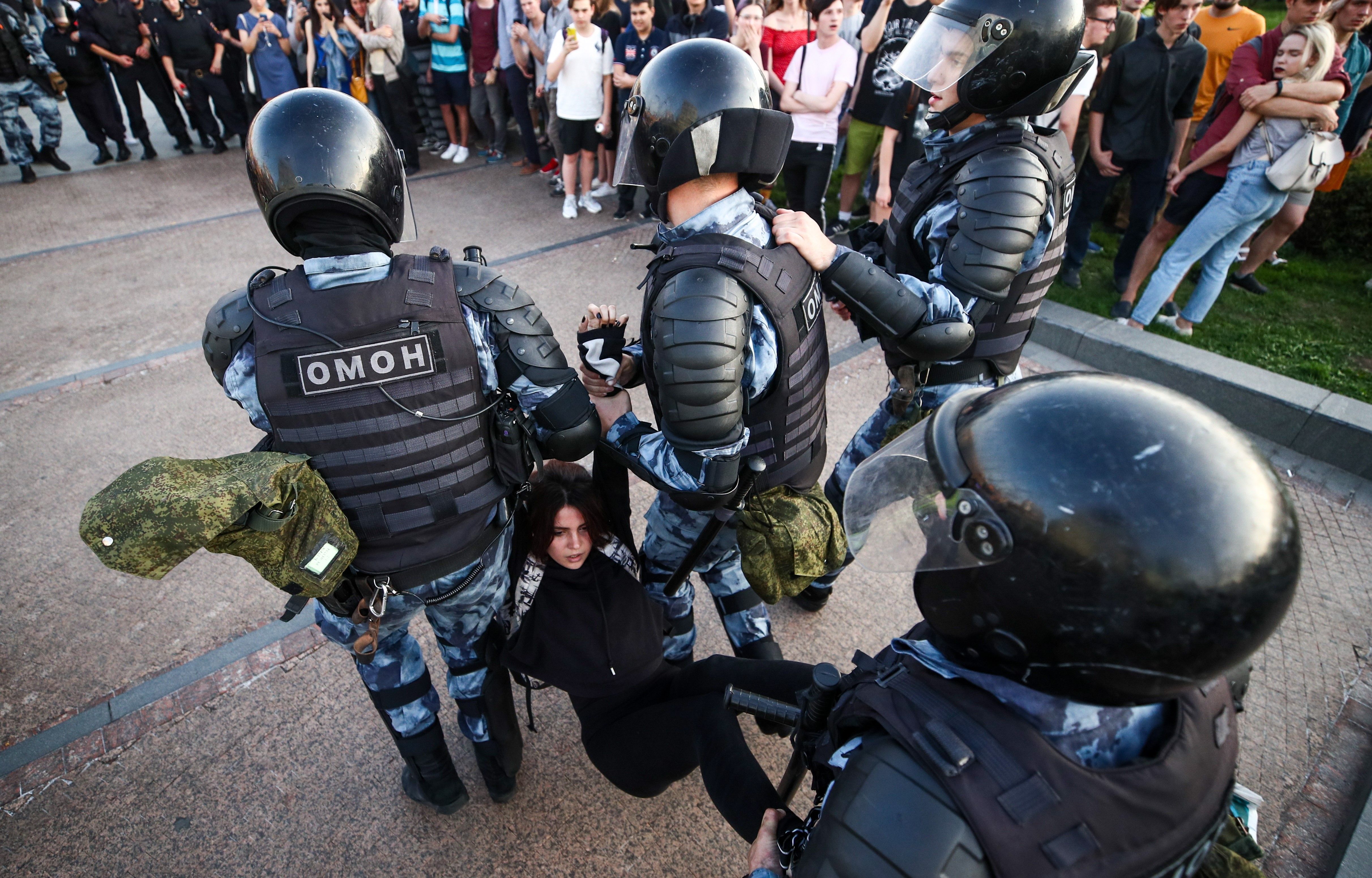 В России у родителей хотят забрать ребенка, потому что участвовали в протестах В России у родителей хотят забрать ребенка, потому что участвовали в протестах