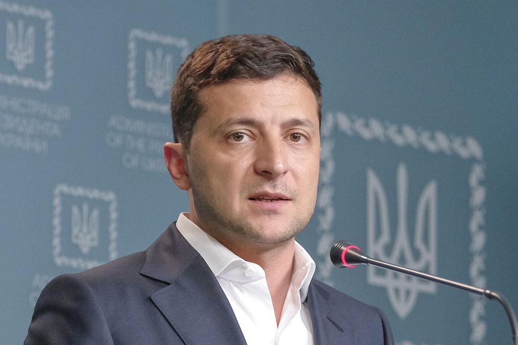 Всі говорять про мир, але слів замало, – Зеленський планує зв'язатися з Меркель та Макроном Всі говорять про мир, але слів замало, – Зеленський планує зв'язатися з Меркель та Макроном