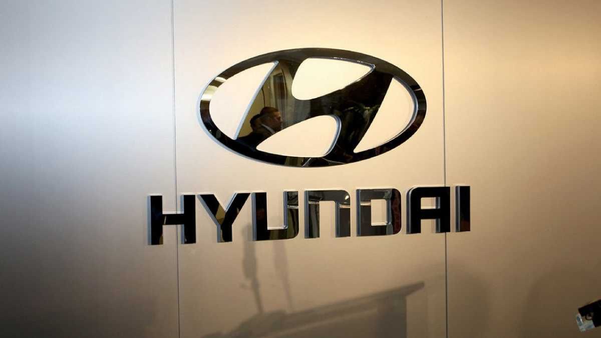 Hyundai показала машину на солнечных панелях Hyundai показала машину на солнечных панелях