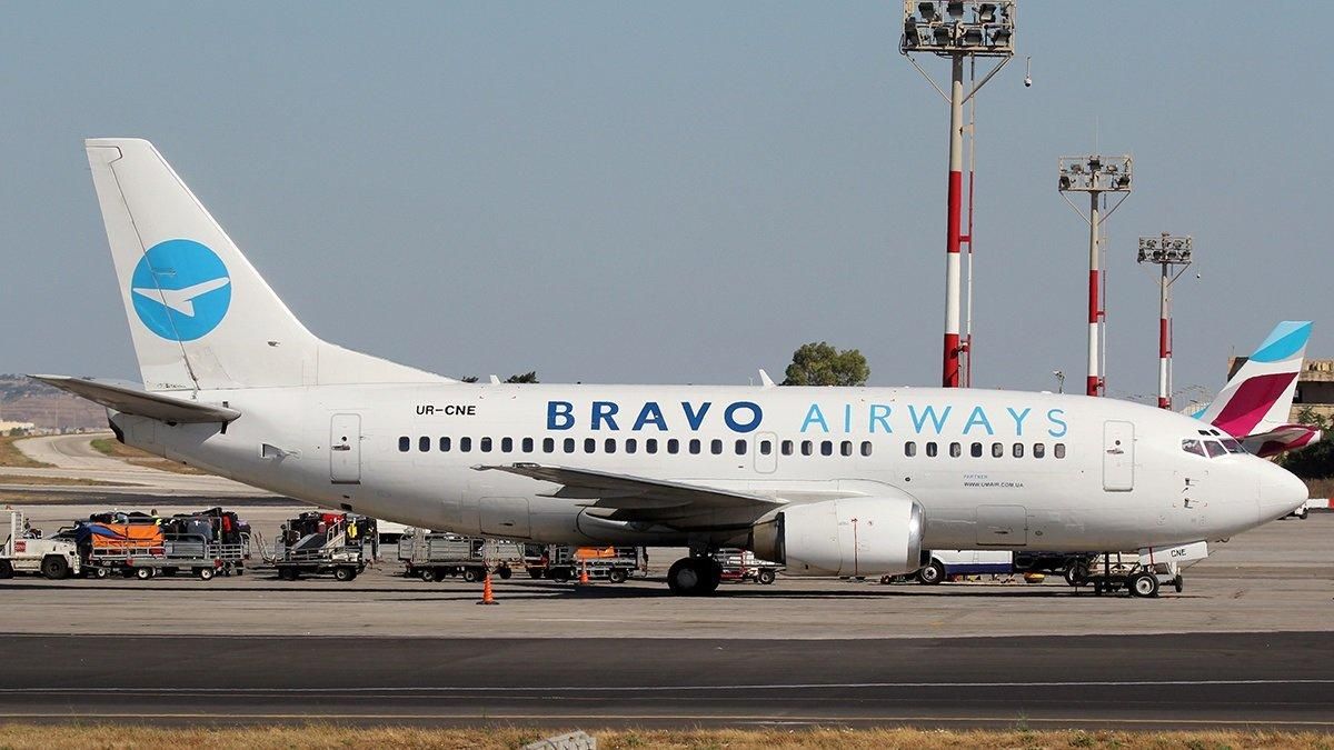 Український пасажирський літак здійснив аварійну посадку: що сталося