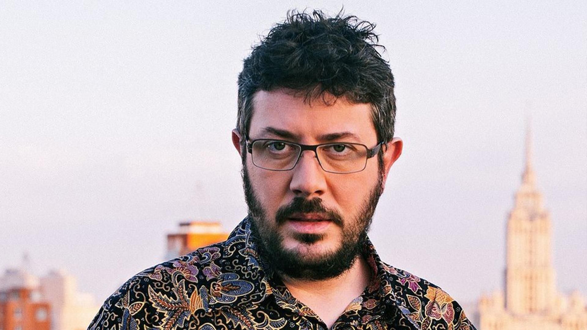 Видеоблогер и дизайнер Артемий Лебедев уехал из России Видеоблогер и дизайнер Артемий Лебедев уехал из России