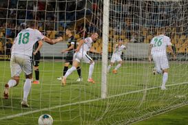 "Александрия" в матче с двумя удалениями победила "Олимпик": видео