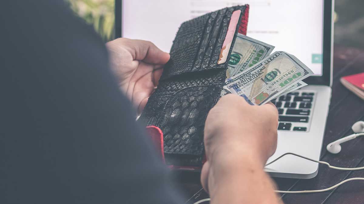 Готівковий курс валют – курс долара та євро на 9 серпня 2019 Готівковий курс валют – курс долара та євро на 9 серпня 2019