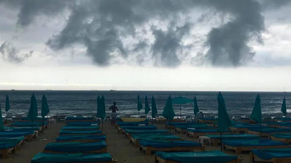 Потужні зливи знову затопили Одесу: фото та відео Потужні зливи знову затопили Одесу: фото та відео