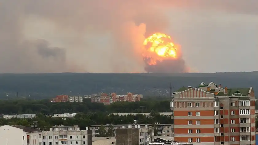 Новые взрывы на складе боеприпасов под Ачинском: в России уточнили количество пострадавших