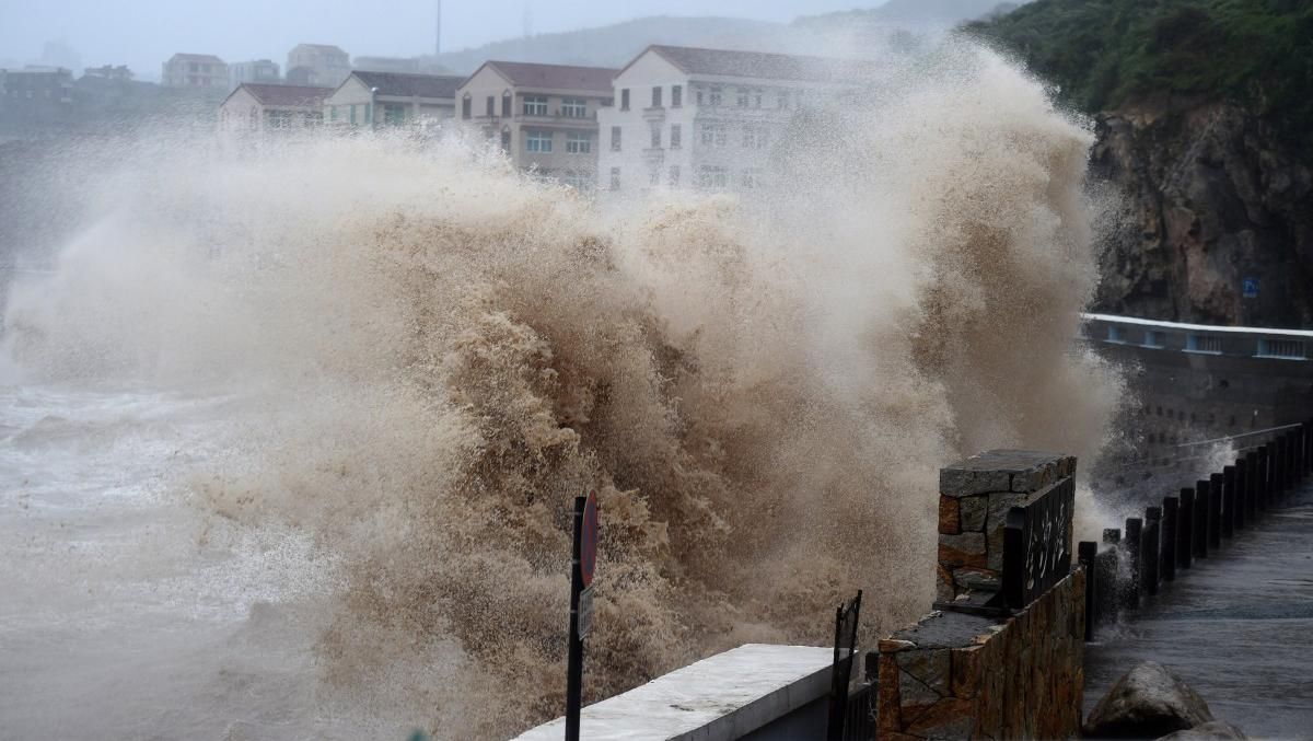 Смертельний тайфун накрив Китай: кількість жертв значно зросла – фото та відео