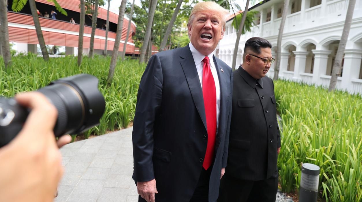 Трамп отметил в письме Ким Чен Ына "маленькое извинение" за запуски ракет