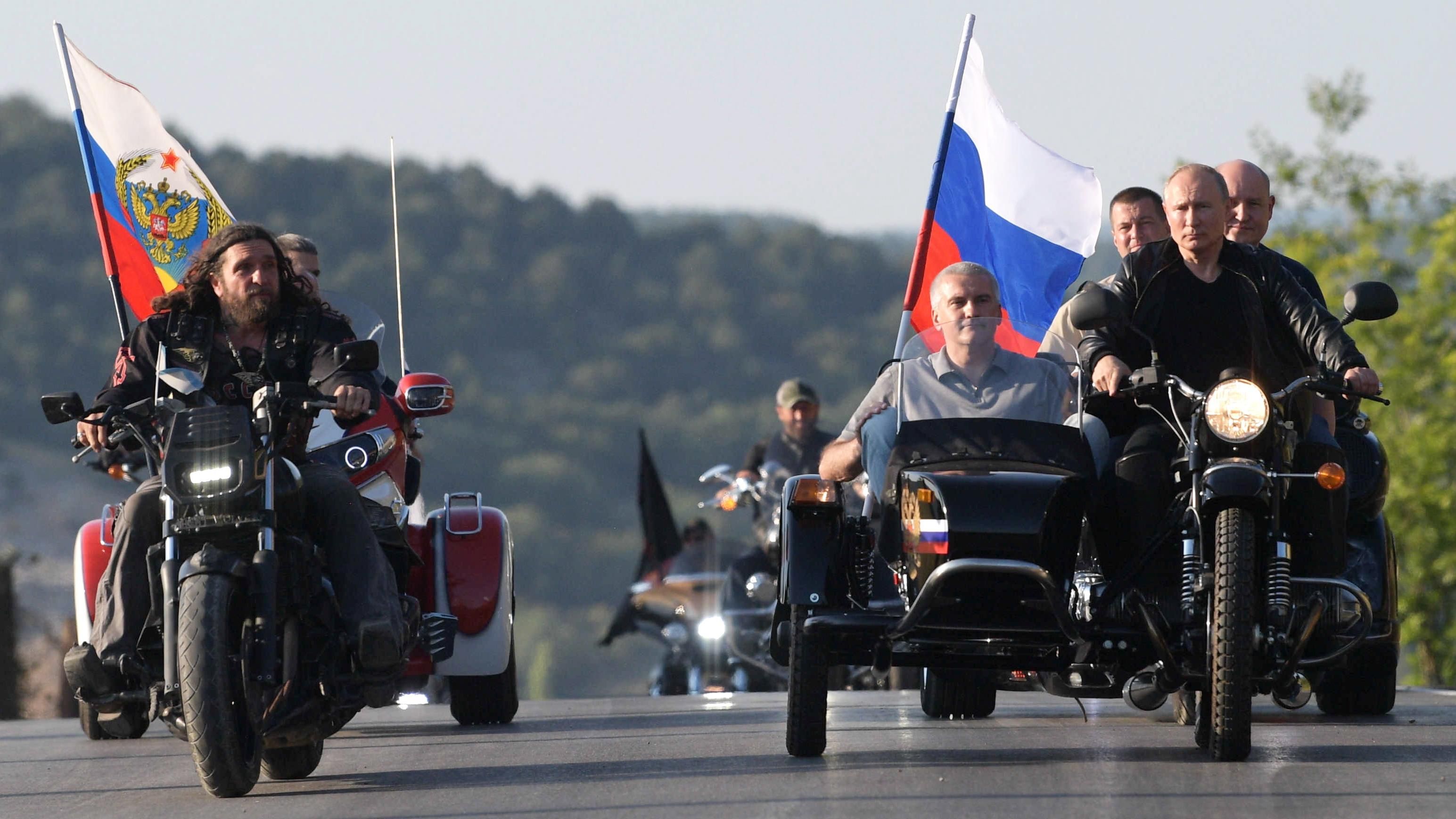 Байкер Путін з "Нічними вовками" взяв участь у пропагандистських заходах у Криму: що каже МЗС Байкер Путін з "Нічними вовками" взяв участь у пропагандистських заходах у Криму: що каже МЗС