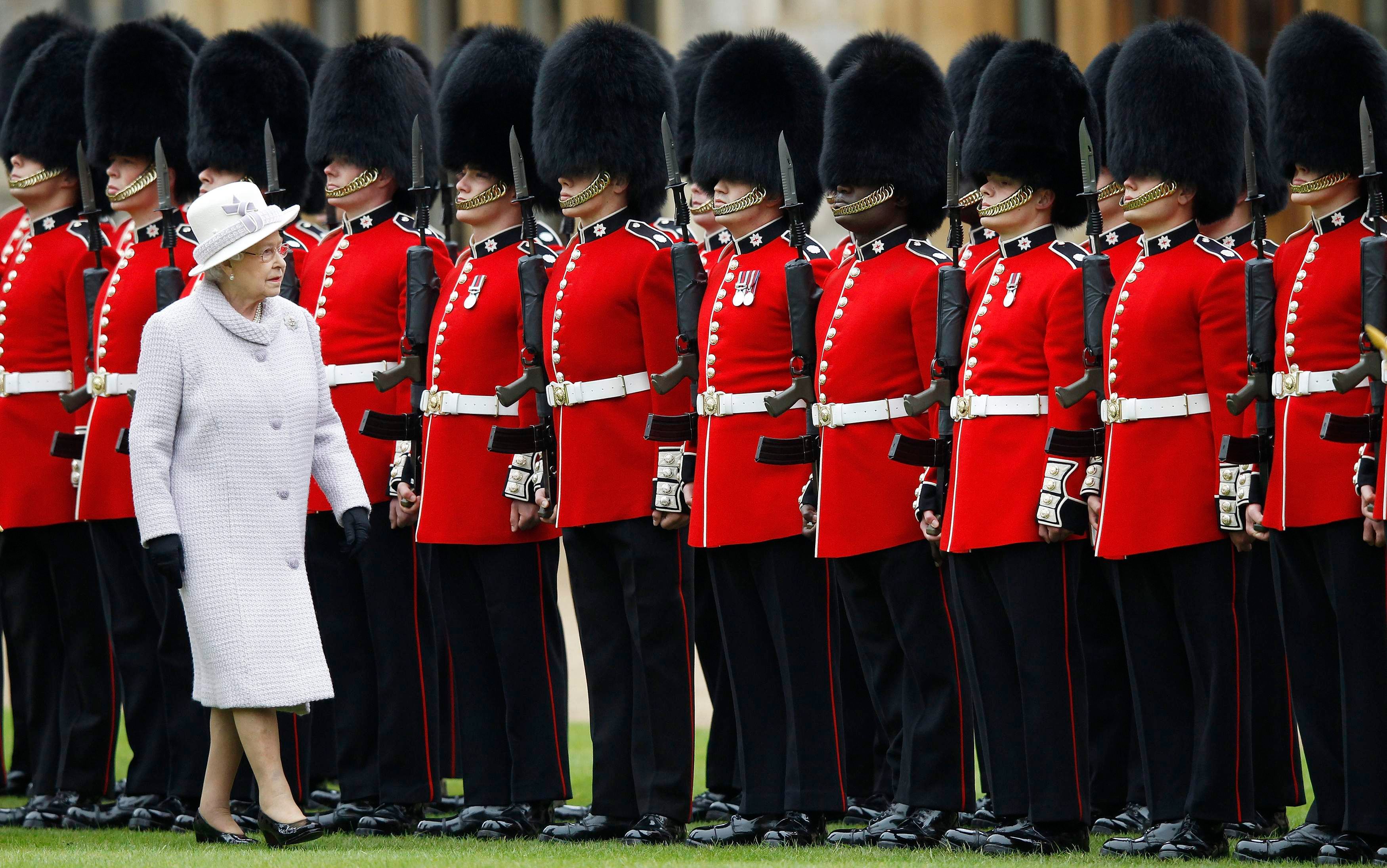 Єлизавета ІІ розчарована неспроможністю британських політиків, – ЗМІ