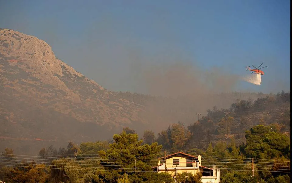 греція пожежа вертольоти афіни