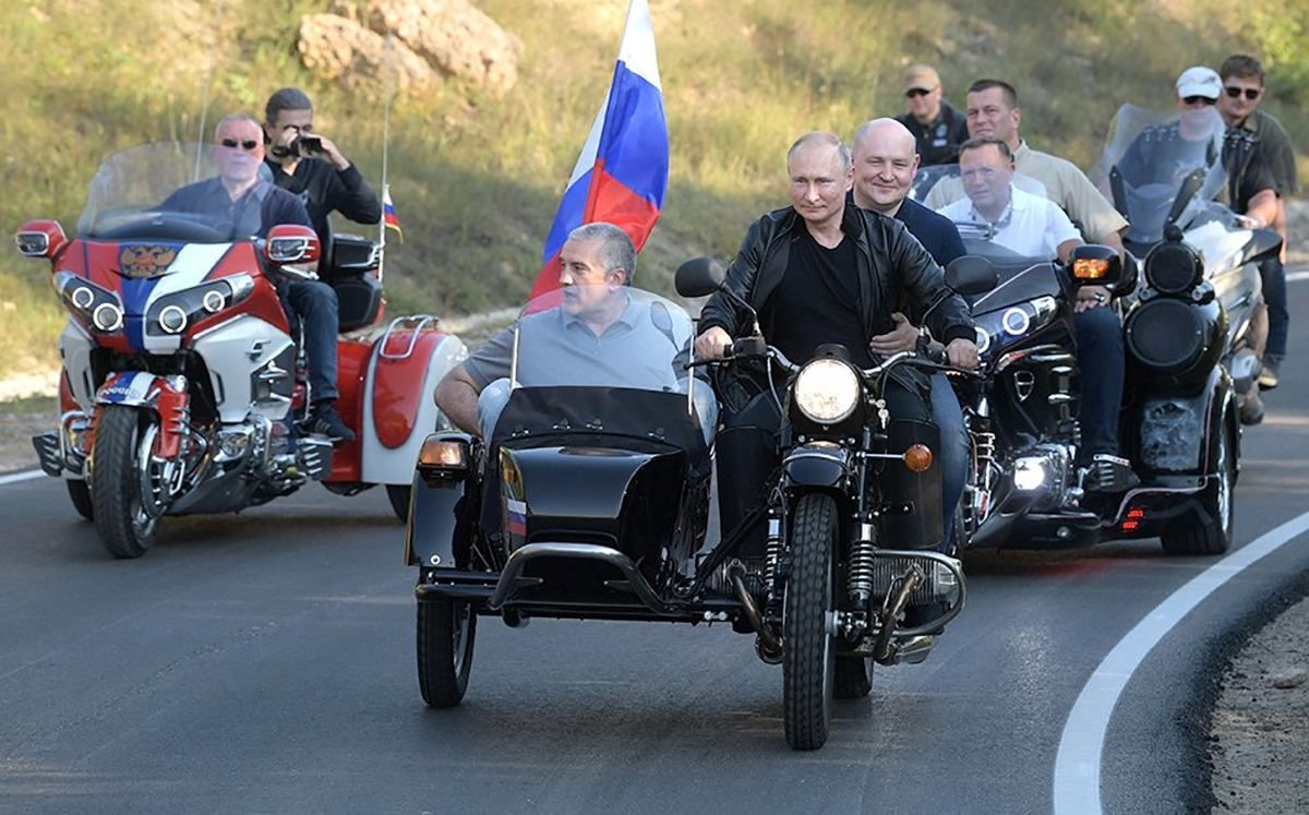 Это неприемлемо США: раскритиковали Путина за поездку в аннексированный Крым