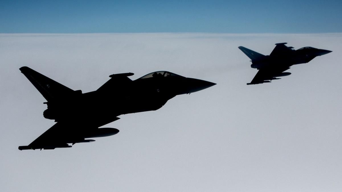Російські військові літаки за тиждень 9 разів нахабно порушили повітряний простір Балтики