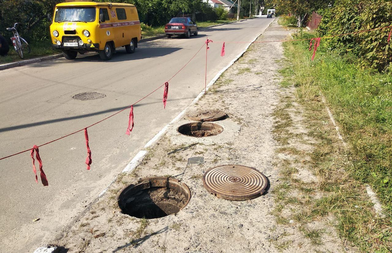 На Ровненщине подростки бросили петарду в канализацию: они – в больнице с ожогами На Ровненщине подростки бросили петарду в канализацию: они – в больнице с ожогами