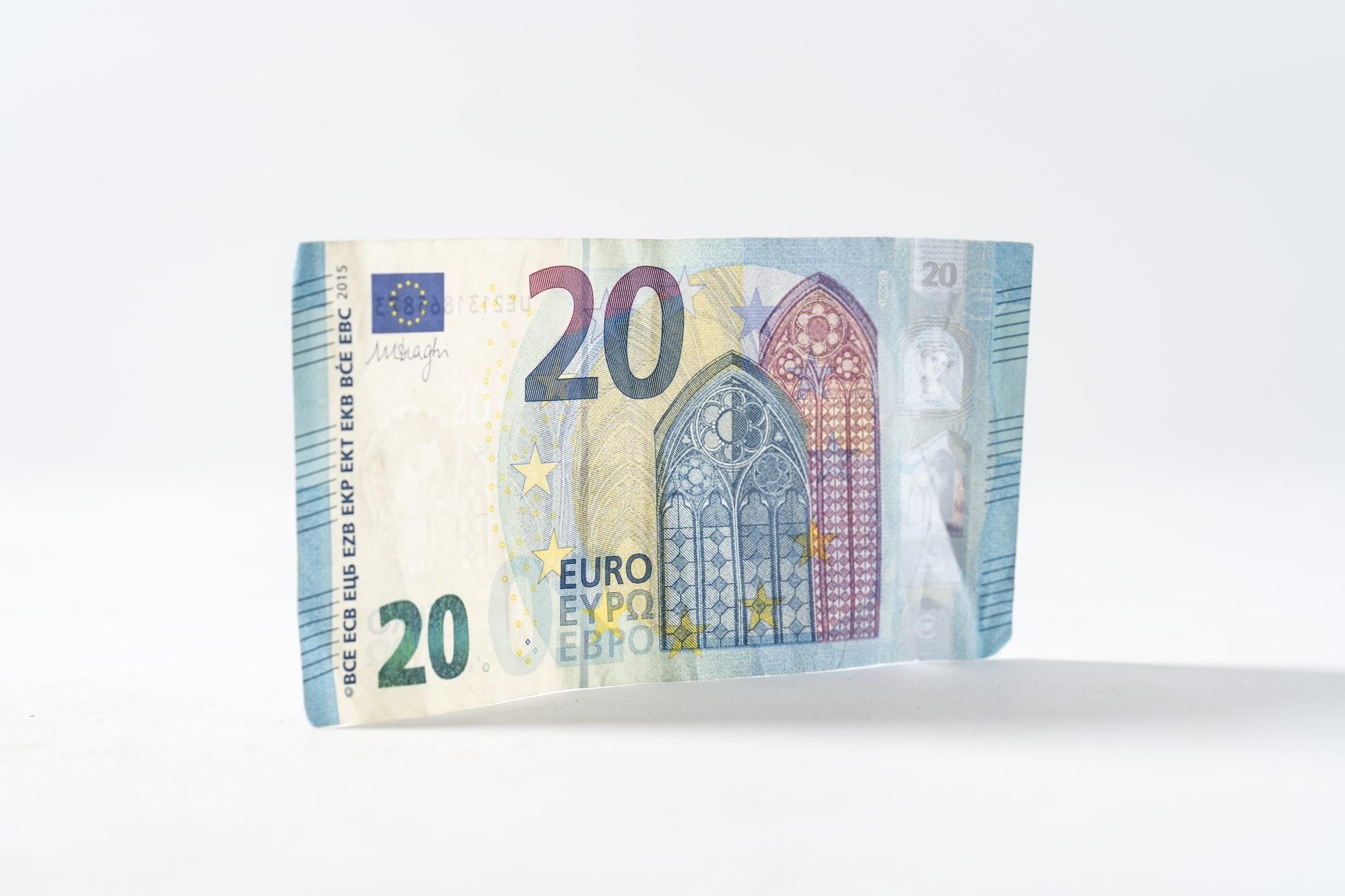 Готівковий курс валют – курс долара і євро на 14 серпня 2019