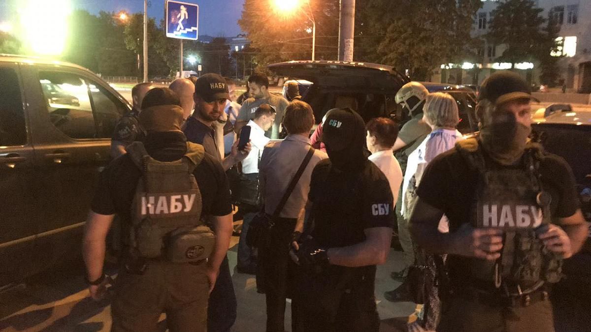 Затримання Гримчака та його "помічника" на хабарі у півмільйона доларів: фоторепортаж Затримання Гримчака та його "помічника" на хабарі у півмільйона доларів: фоторепортаж