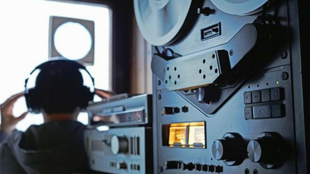 Вас прослушивают: кто и зачем следит за пользователями через смартфоны Вас прослушивают: кто и зачем следит за пользователями через смартфоны