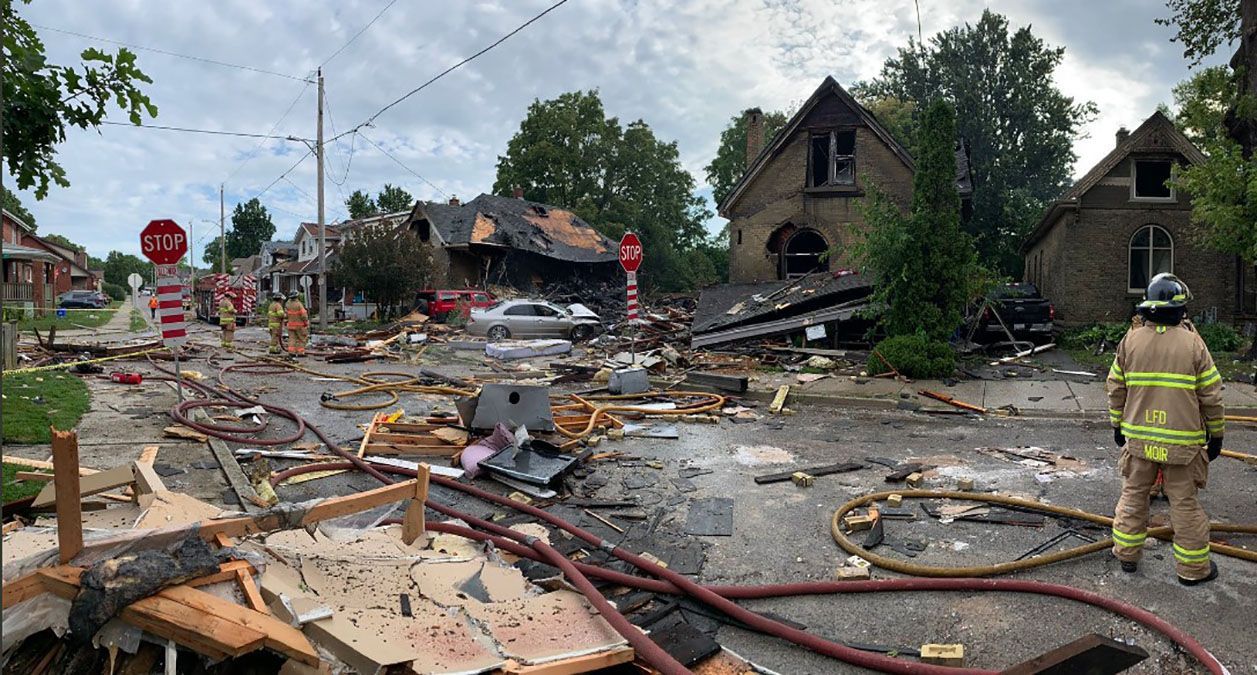 У Канаді в житловому будинку вибухнув газ, сотні людей евакуйовують: фото, відео У Канаді в житловому будинку вибухнув газ, сотні людей евакуйовують: фото, відео