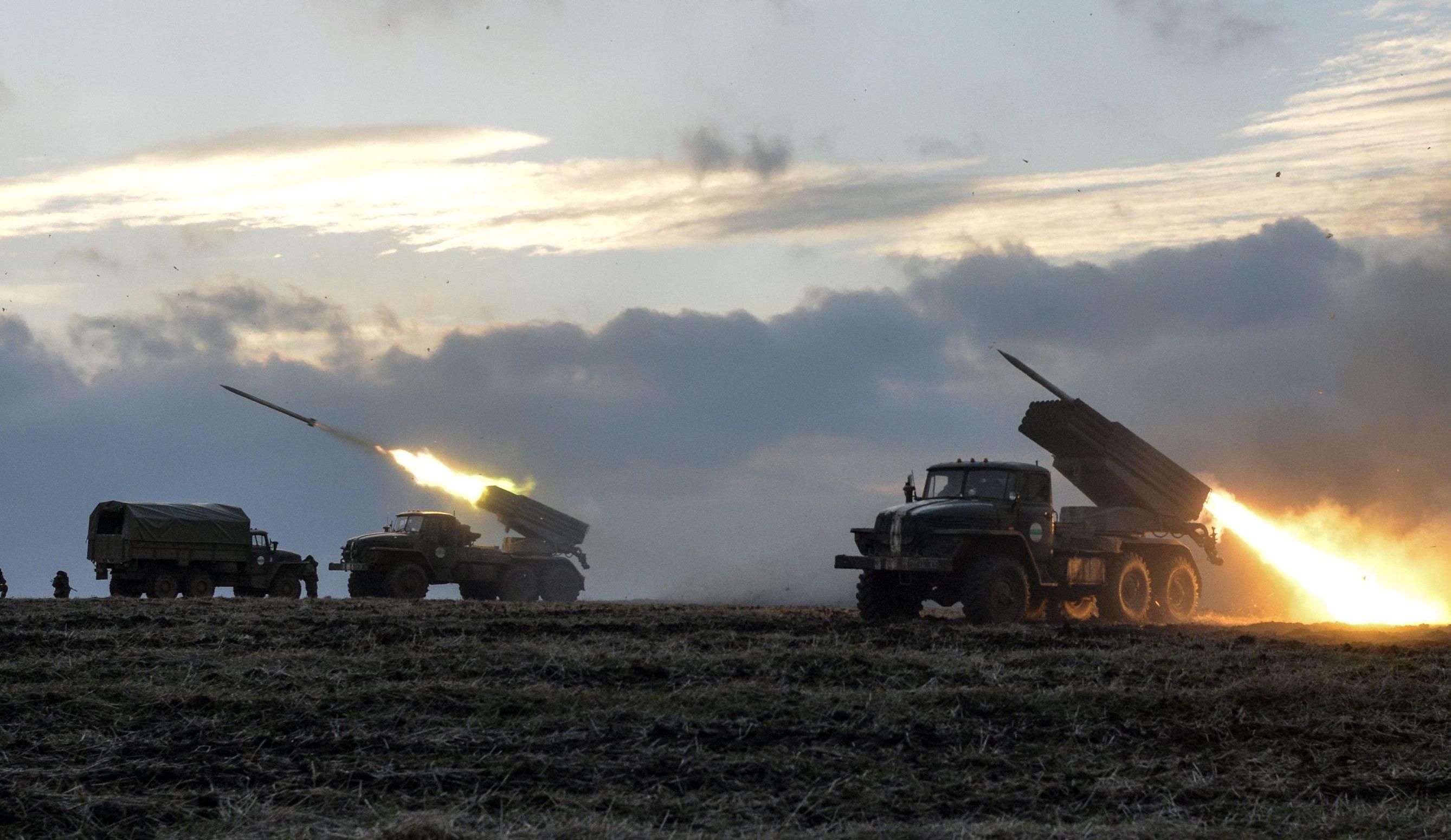 "Грады" и танки: где на Донбассе боевики держат тяжелое вооружение