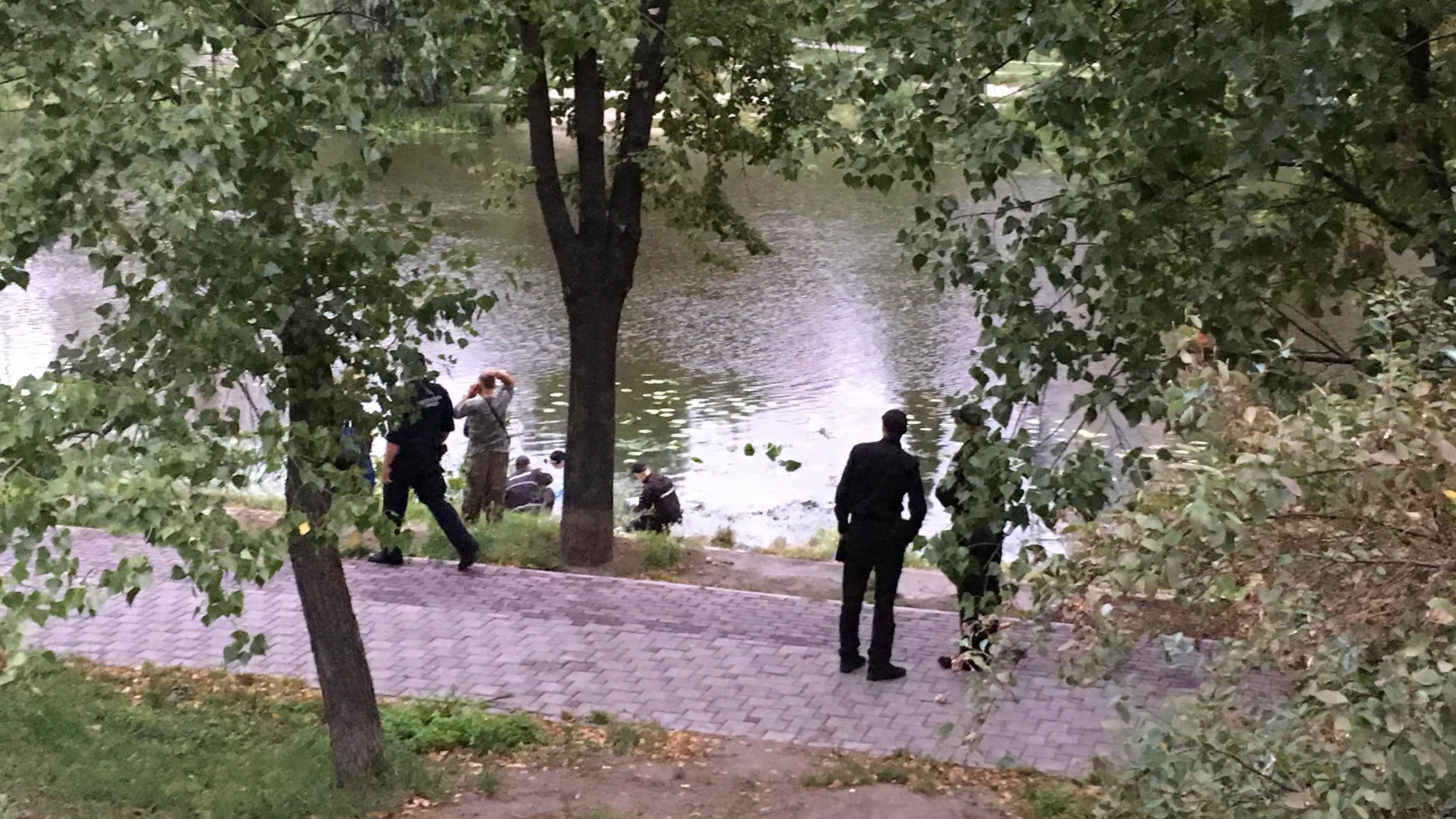 В Киеве в водоеме обнаружили расчлененное тело женщины: что об этом известно В Киеве в водоеме обнаружили расчлененное тело женщины: что об этом известно