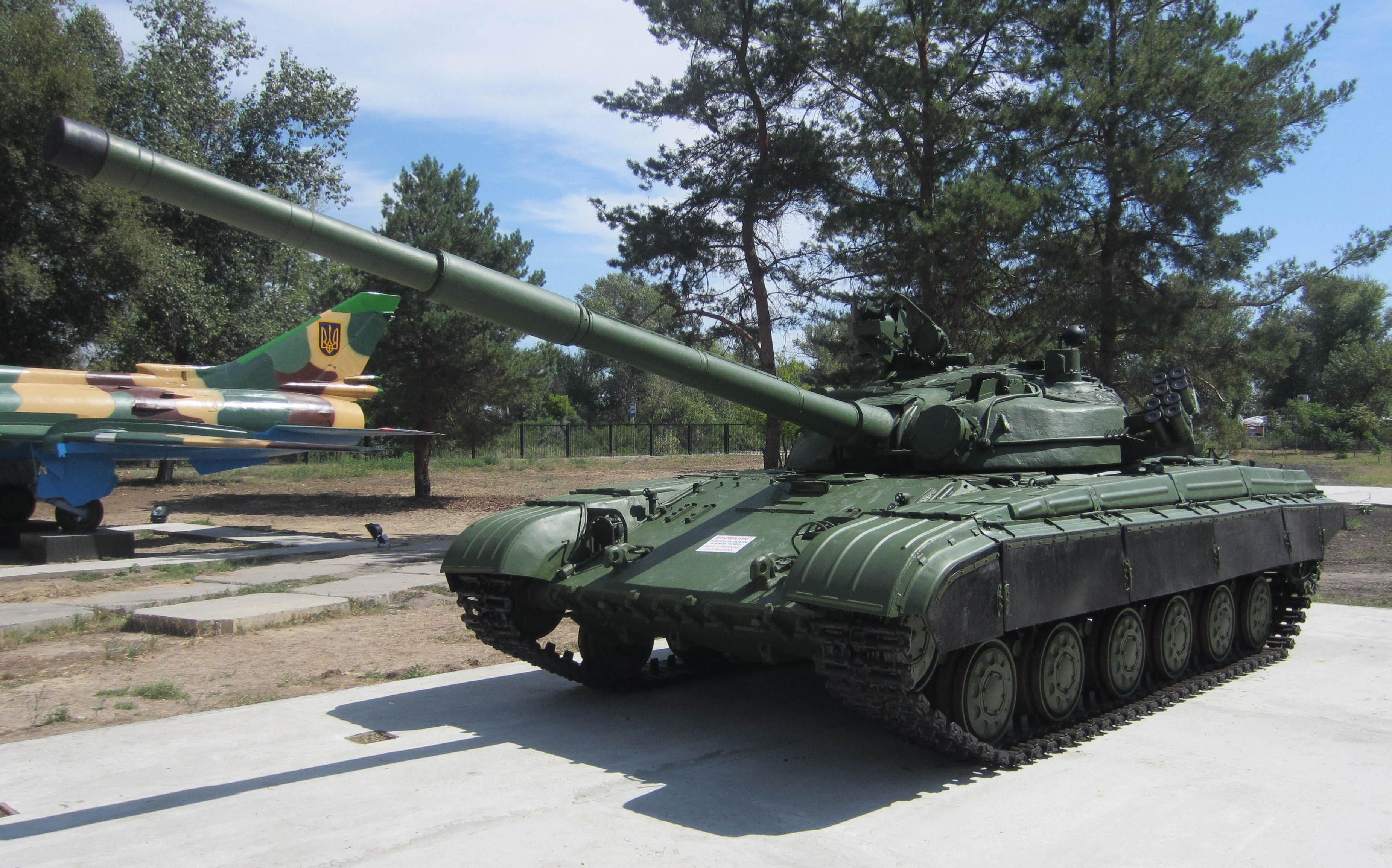 Т-64 "Булат" - основной боевой танк украинской армии, подвергшийся мощным модернизациям