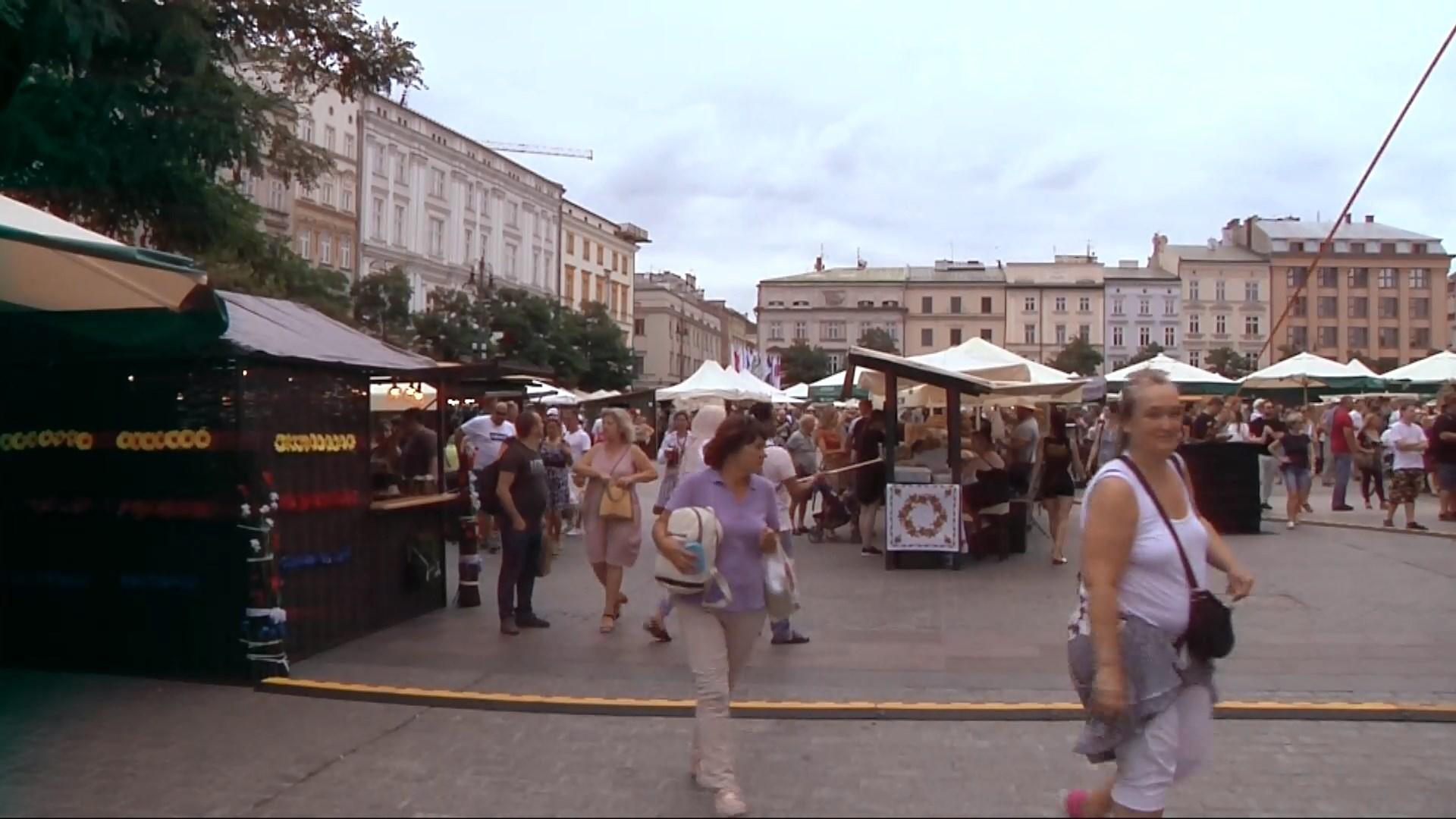 Чем удивлял фестиваль народного искусства в Кракове: фото и видео